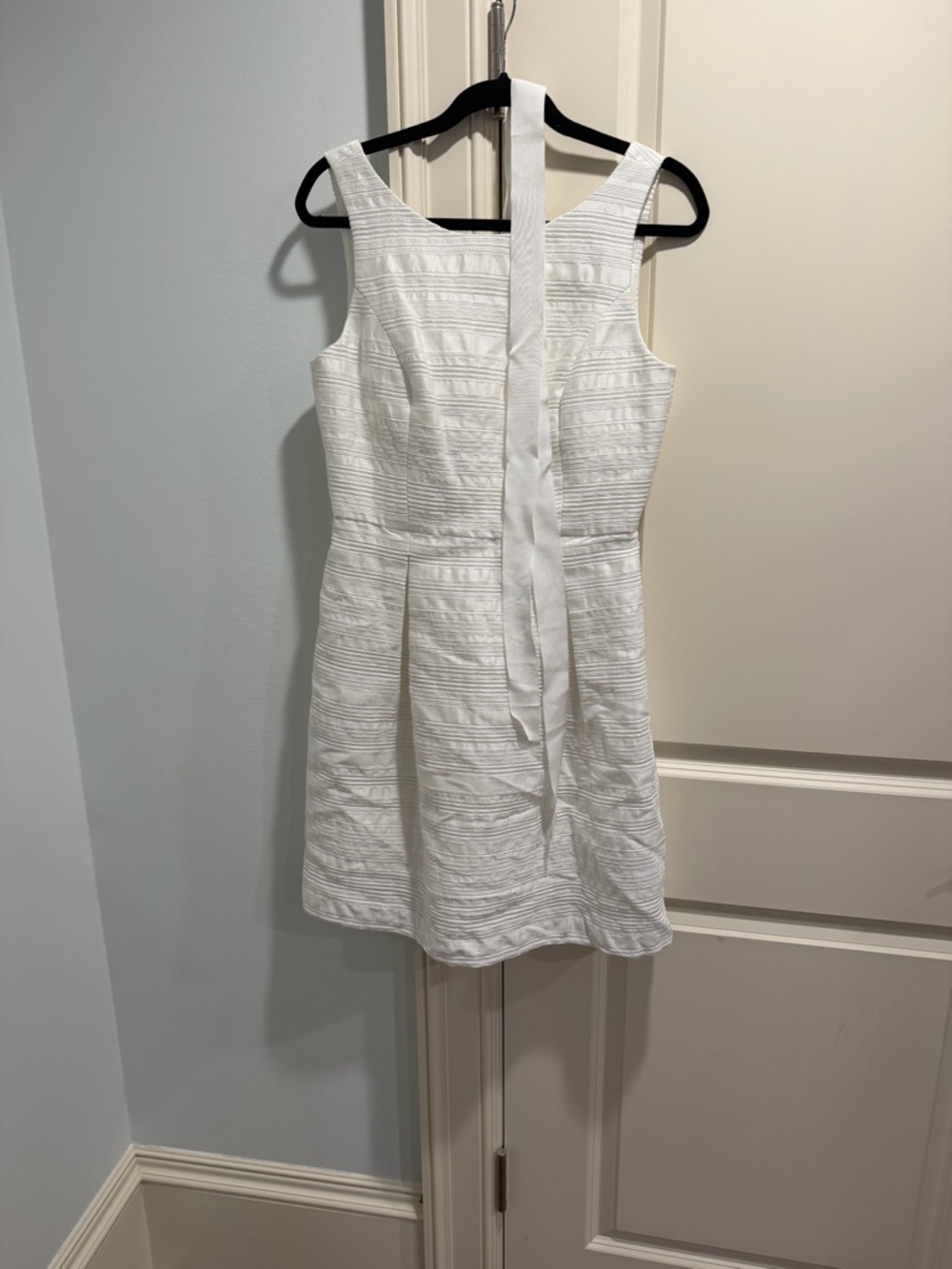 Trina Turk Classic White Sleeveless Textured Shift Dress